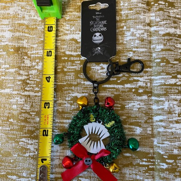 Disney The Nightmare Before Christmas Wreath Figural Keychain - Picture 8 of 9